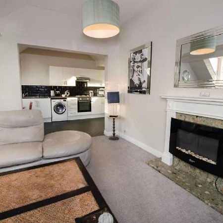 Sandmartin - Top Floor 3-Bed Apartment Sea Views & Parking Скарбъро Екстериор снимка